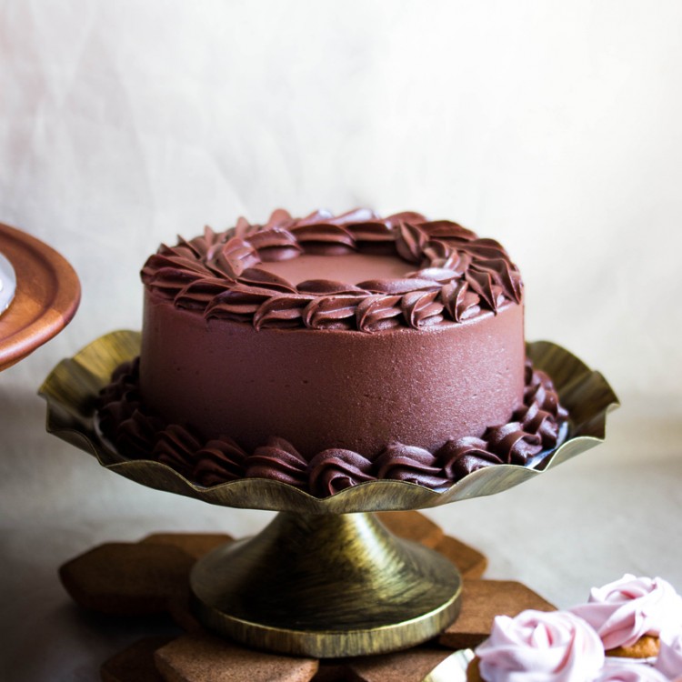 Black Beauty Chocolate Cake – Natasha Gracious